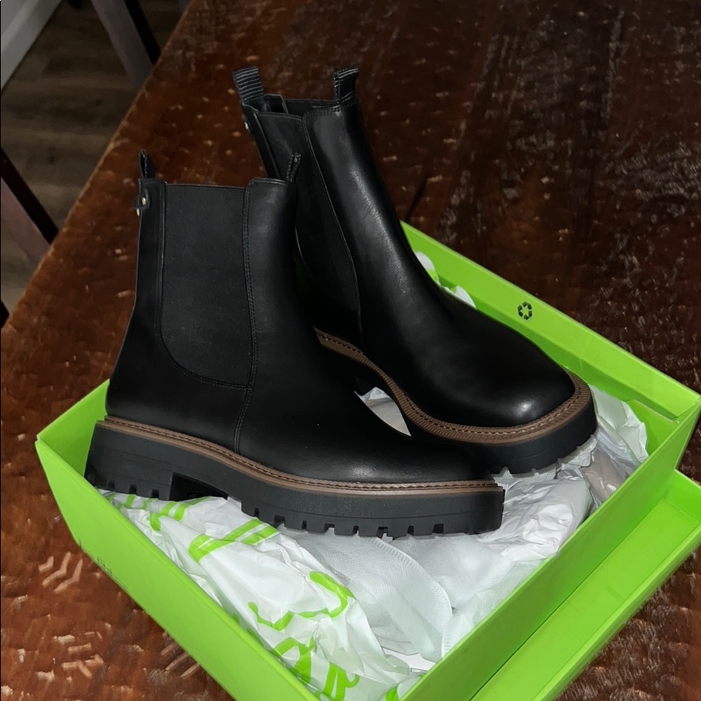 Black Chelsea Boots